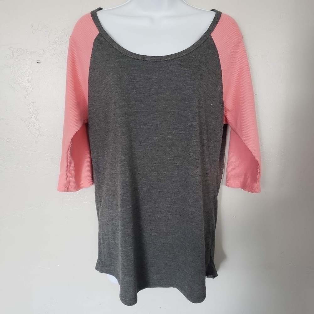 Rue21 XL Quarter Sleeve Raglan Shirt Grey Neon Pink Thermal Top Basic